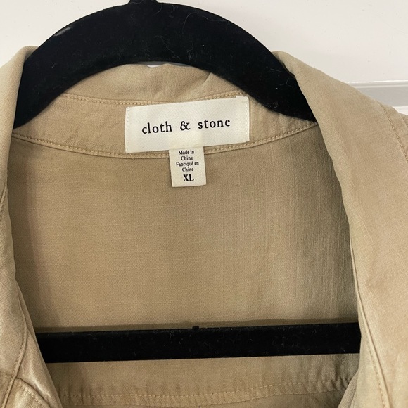 Cloth and stone tie blouse. Size XL but fits like a large. - Picture 4 of 4